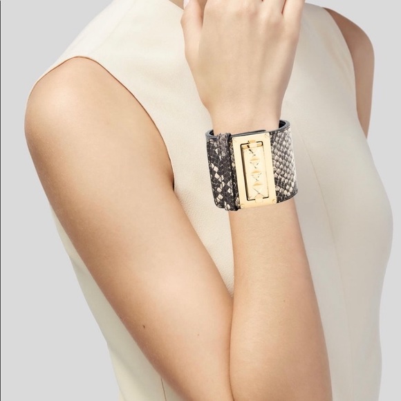 Tory Burch - Picture 3 of 3